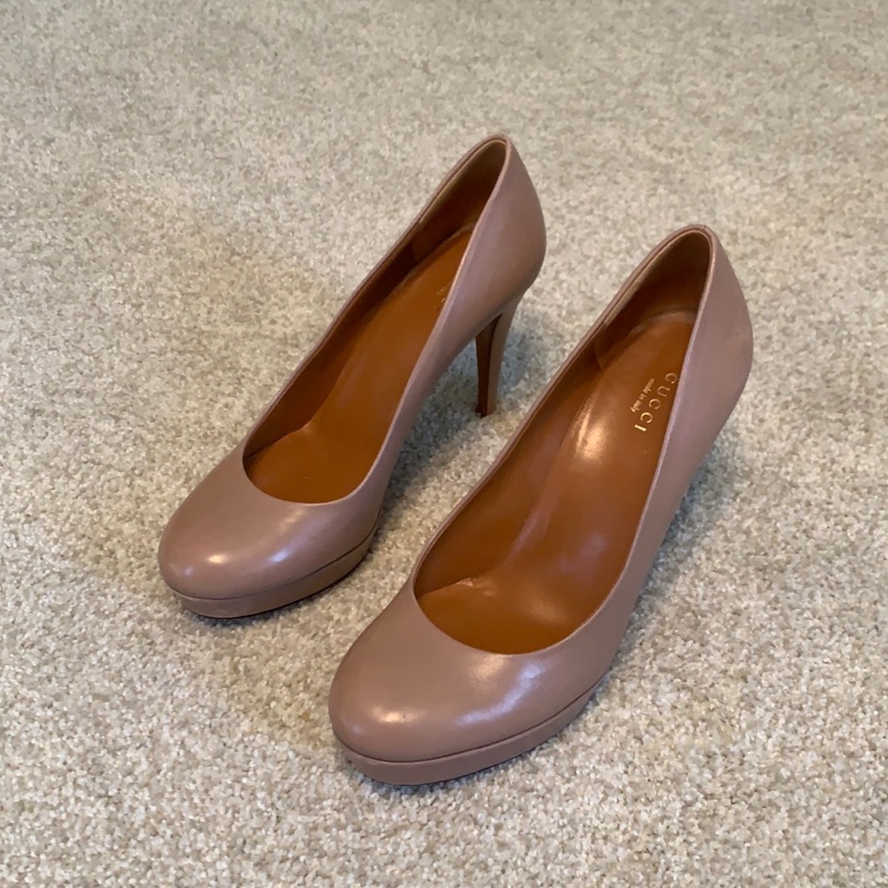 Gucci Betty Leather Pumps Size 38.5/8.5